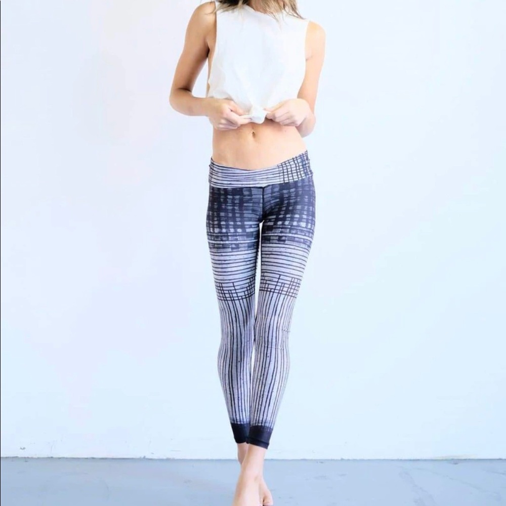 Blue pen lines Niyama sol barefoot leggings XS
